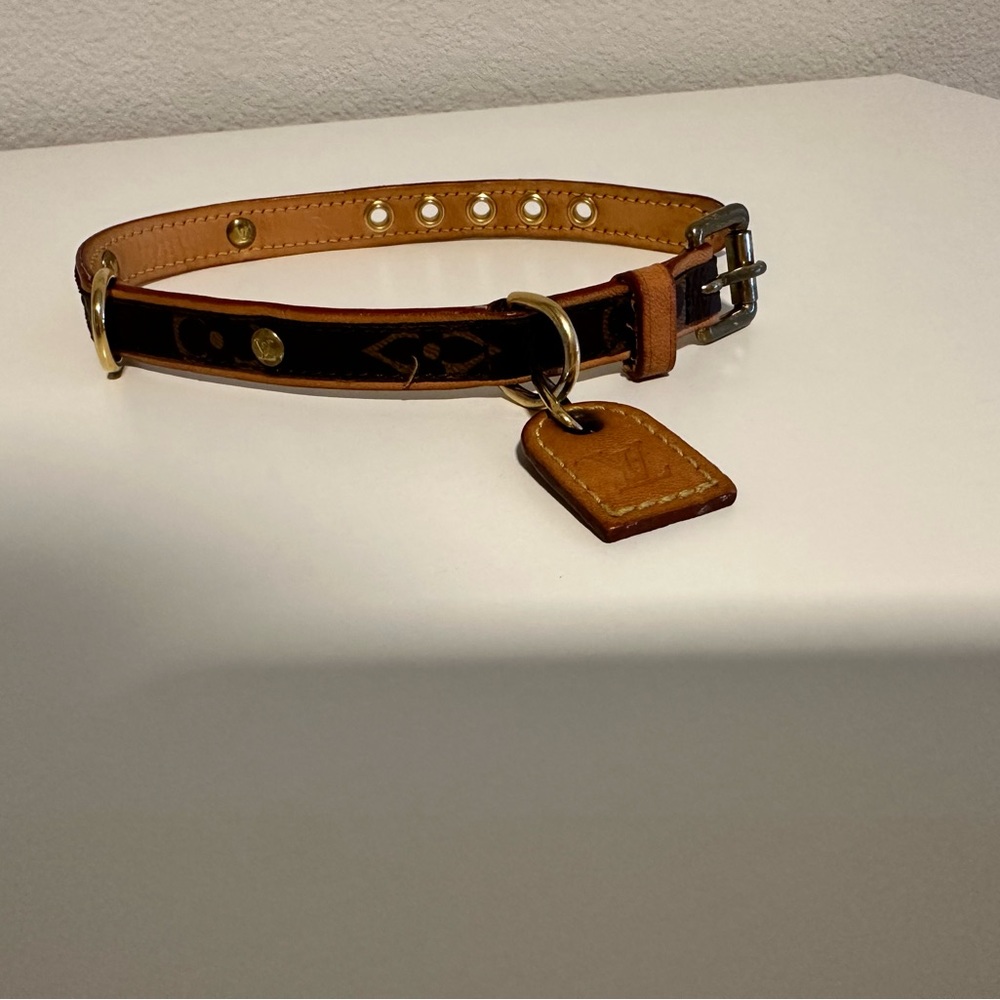 LV DOG OR CAT COLLAR